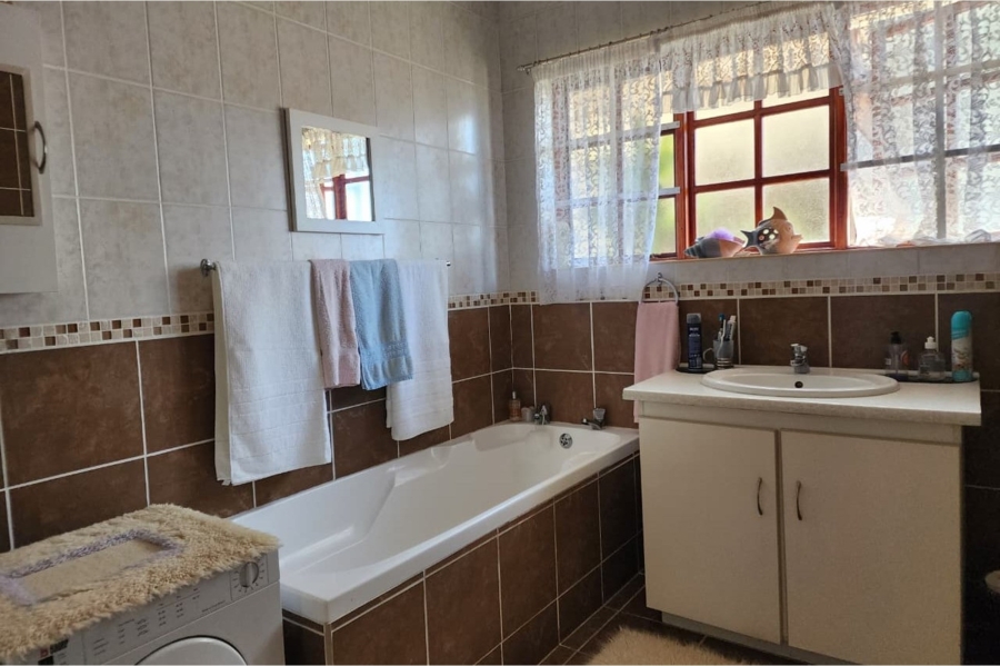 3 Bedroom Property for Sale in Noorsekloof Eastern Cape
